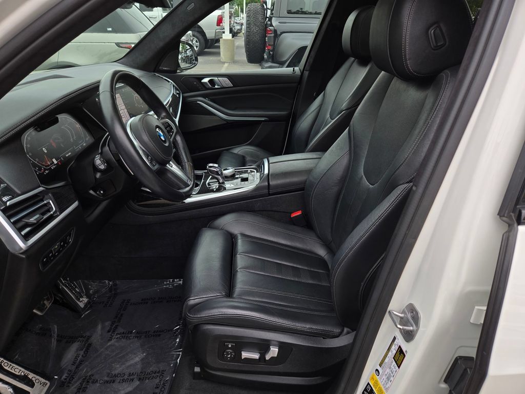 Used 2021 BMW X7 xDrive40i w/ M Sport Package AWD/4WD image 23