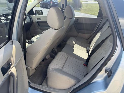 Used 2009 Ford Focus SE FWD image 17