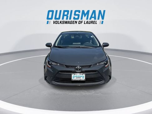 Used 2024 Toyota Corolla LE w/ LE Convenience Package FWD image 3