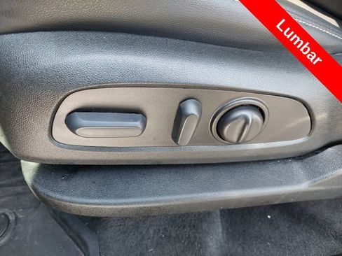 Used 2023 Chevrolet Traverse LT w/ Rear Camera Mirror Package AWD/4WD image 17
