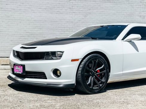 Used 2013 Chevrolet Camaro SS w/ SS Performance Package RWD image 49