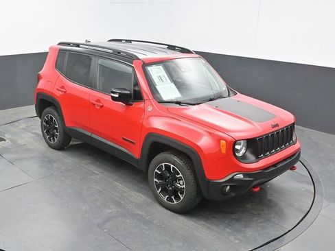 Used 2023 Jeep Renegade Trailhawk AWD/4WD image 50