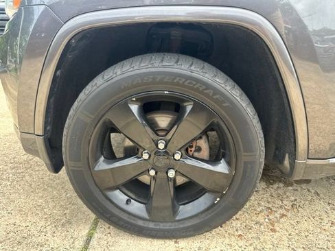 Used 2015 Jeep Grand Cherokee Altitude AWD/4WD image 27