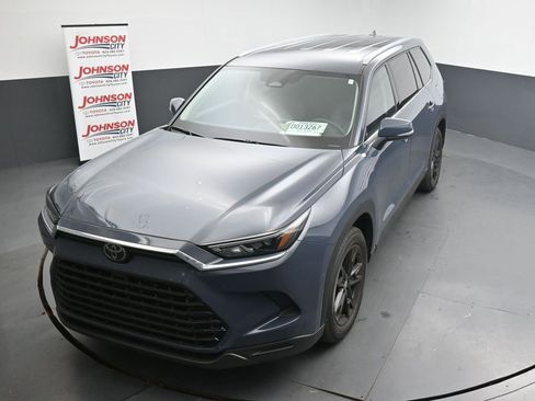 Used 2024 Toyota Grand Highlander AWD image 12