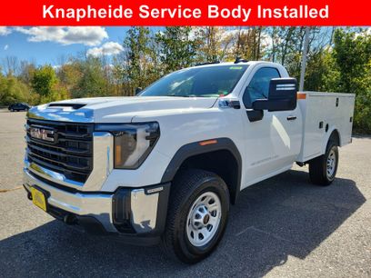 New 2025 GMC Sierra 3500 Pro w/ Convenience Package