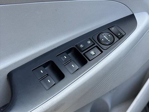 Used 2019 Hyundai Tucson SE image 17