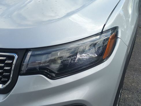 Used 2025 Jeep Compass Latitude image 11