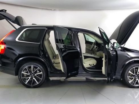 Used 2023 Volvo XC90 B5 Plus w/ Protection Package Premier AWD/4WD image 10