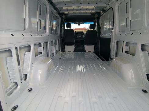 Used 2025 Mercedes-Benz Sprinter 2500 image 22