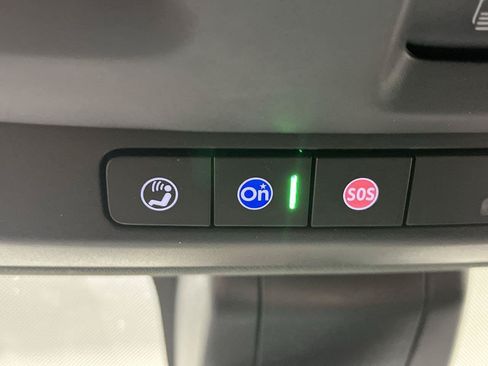 Certified 2022 GMC Yukon AT4 w/ Technology Package AWD/4WD image 32