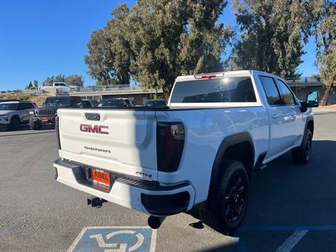 Used 2025 GMC Sierra 2500 AT4 AWD/4WD image 9