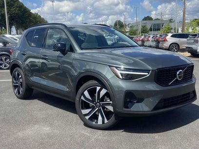 New 2026 Volvo XC40 B4 Plus w/ Climate Package