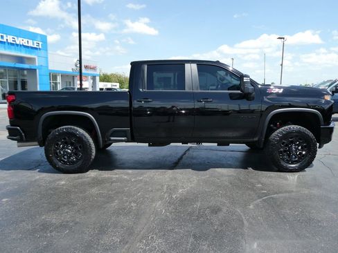 Used 2022 Chevrolet Silverado 2500 LTZ w/ LTZ Plus Package AWD/4WD image 4