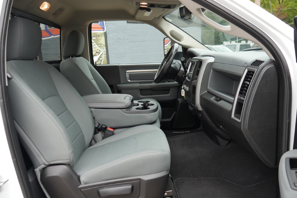 Used 2016 RAM 3500 Tradesman w/ Chrome Appearance Group AWD/4WD image 12