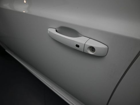 Used 2023 Chrysler 300 Touring L image 31