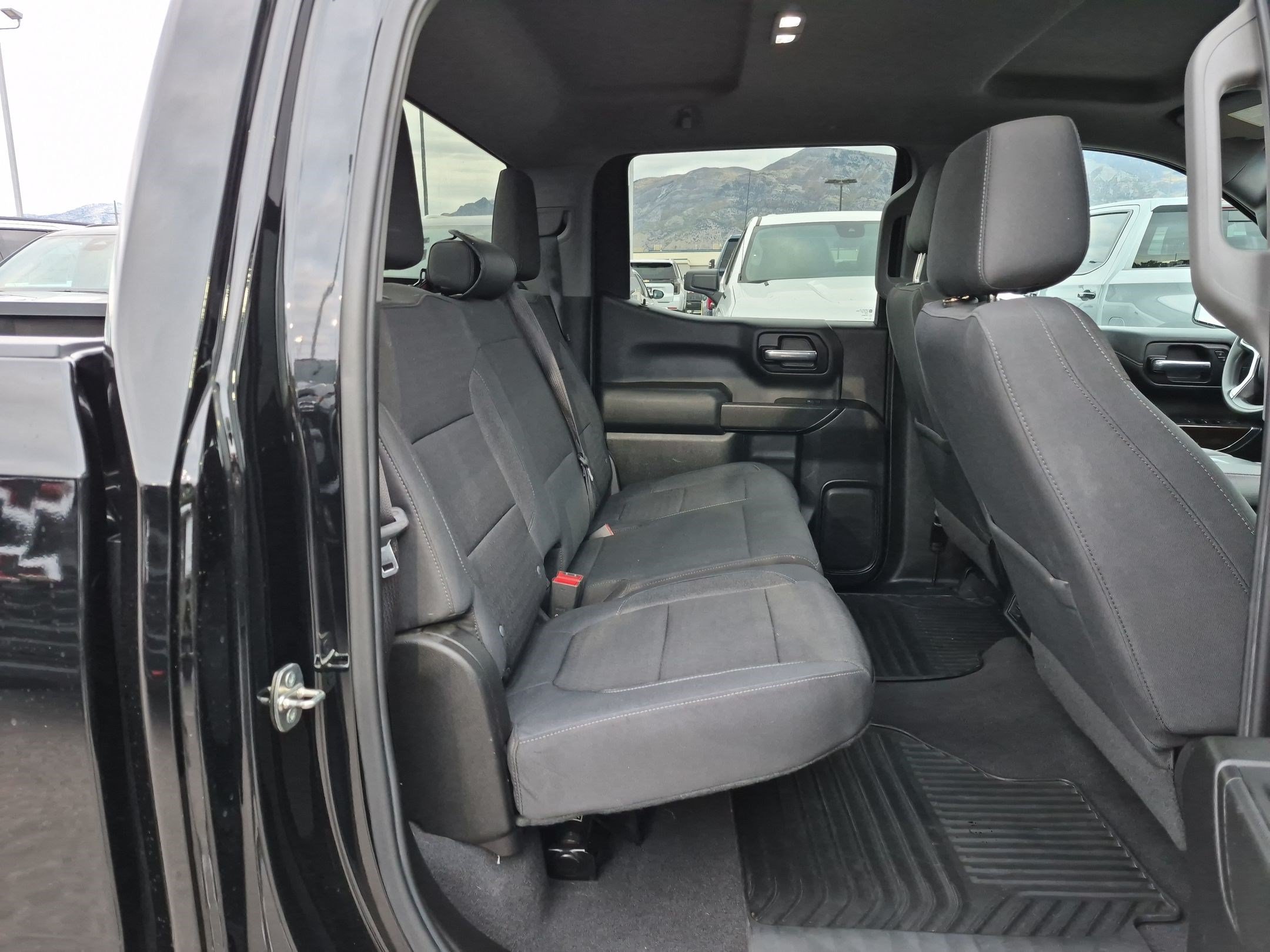 Used 2020 Chevrolet Silverado 1500 LT AWD/4WD image 28