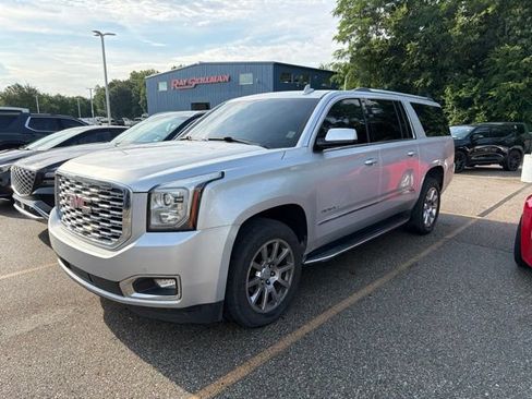 Used 2019 GMC Yukon XL Denali AWD/4WD image 2