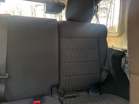 Used 2012 Jeep Wrangler Unlimited Sahara image 14