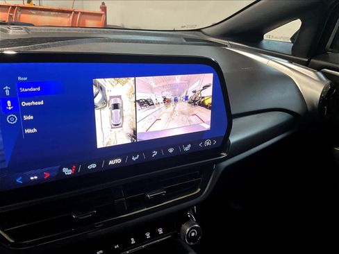 Used 2024 Chevrolet Equinox EV RS image 19