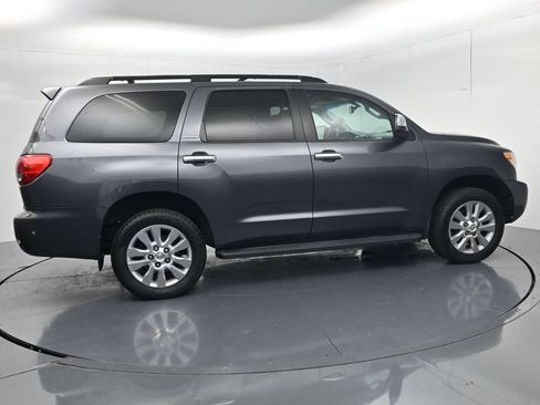 Used 2017 Toyota Sequoia Platinum AWD/4WD image 8