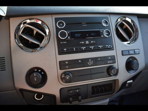 Used 2016 Ford F250 XLT w/ XLT Interior Package image 10