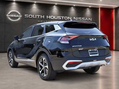 Used 2025 Kia Sportage EX FWD image 3