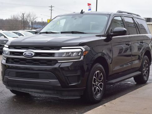 Used 2024 Ford Expedition XLT AWD/4WD image 12