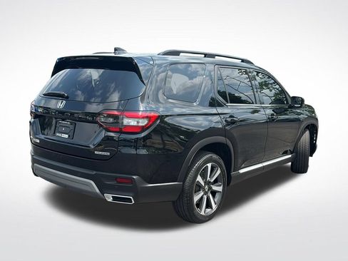 Used 2023 Honda Pilot Touring image 7