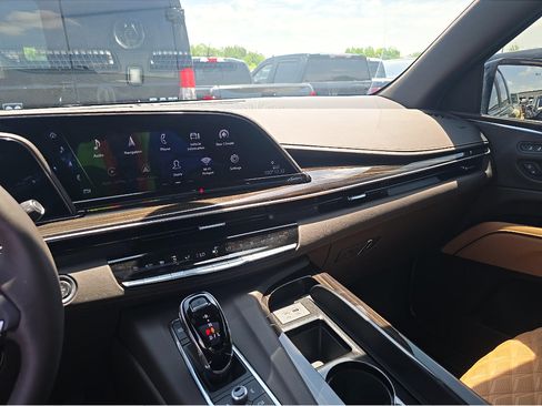 Used 2024 Cadillac Escalade ESV Sport w/ LPO, ONYX Package AWD/4WD image 11