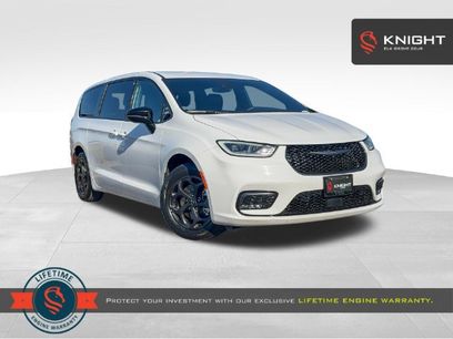 Used 2024 Chrysler Pacifica Limited