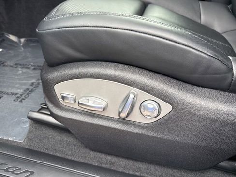 Used 2024 Porsche Macan image 21