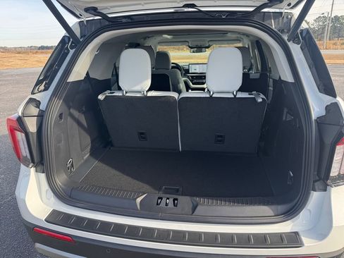 New 2026 Ford Explorer Platinum w/ LUX Leather Package image 17