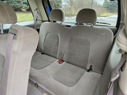 Used 2004 Ford Explorer XLT image 12