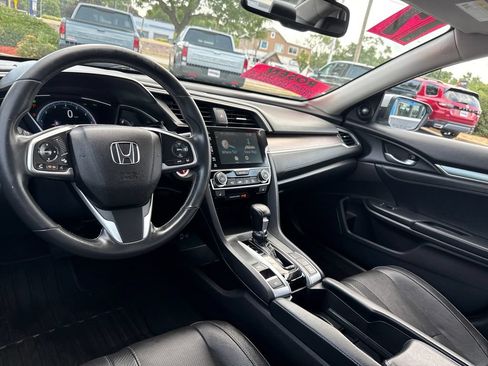 Used 2017 Honda Civic Touring image 24