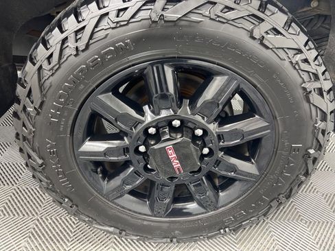 Used 2024 GMC Sierra 3500 AT4 w/ AT4 Premium Plus Package image 8