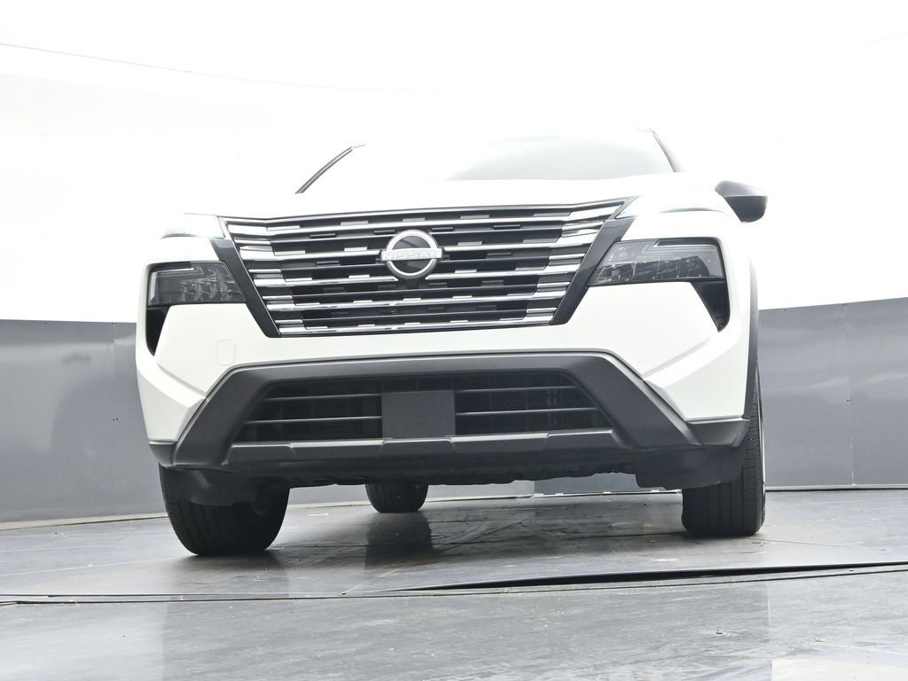 Used 2025 Nissan Rogue S AWD/4WD image 44