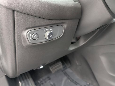 Used 2022 Chevrolet Equinox LT image 21