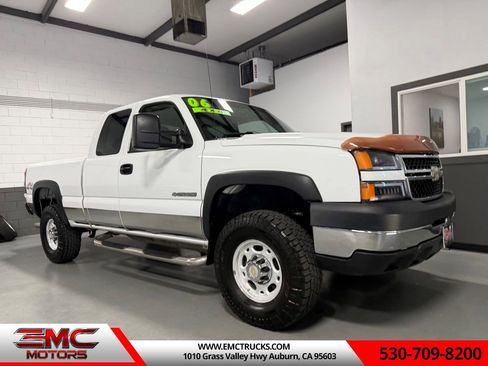 Used 2006 Chevrolet Silverado 2500 LS w/ Skid Plate Package AWD/4WD image 1