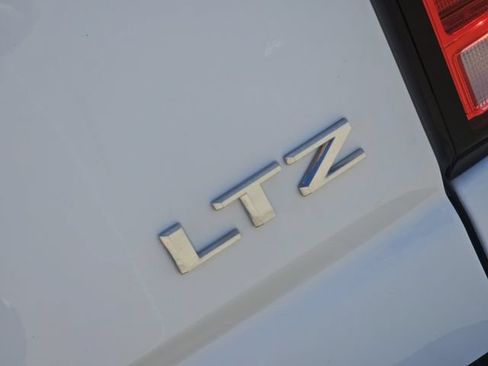 Used 2025 Chevrolet Silverado 2500 LTZ w/ LTZ Premium Package AWD/4WD image 16