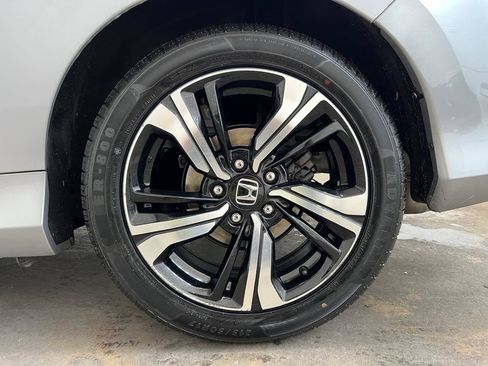 Used 2017 Honda Civic Touring image 28