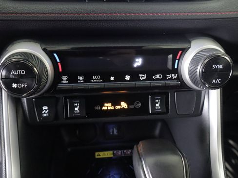 Used 2024 Toyota RAV4 XSE w/ Weather Package AWD/4WD image 17