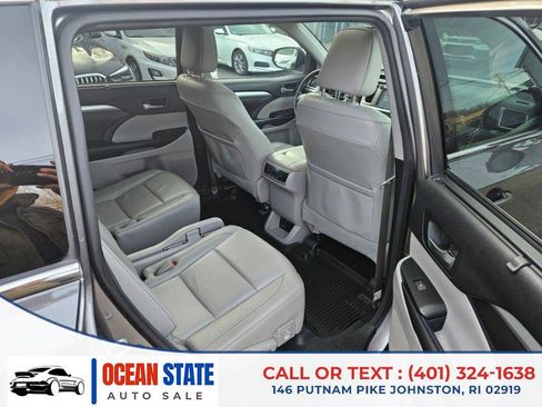 Used 2018 Toyota Highlander XLE image 12