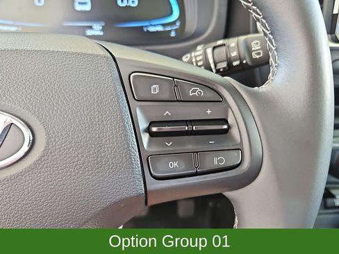 Used 2025 Hyundai Venue SEL FWD image 12
