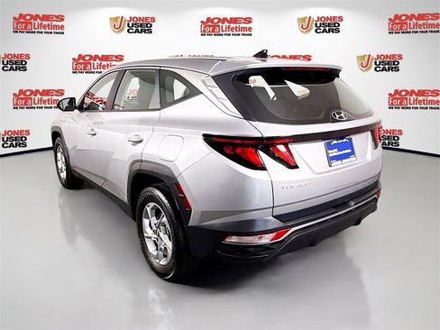 Certified 2024 Hyundai Tucson SE image 2