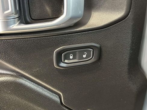 Certified 2025 Jeep Wrangler Sport image 27