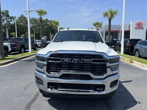 Used 2025 RAM 2500 Big Horn AWD/4WD image 3
