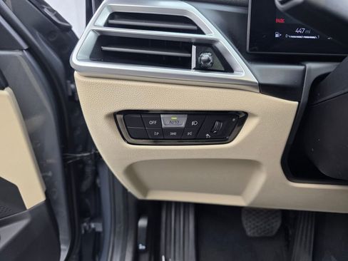 Used 2025 BMW 330i Sedan w/ Convenience Package image 25