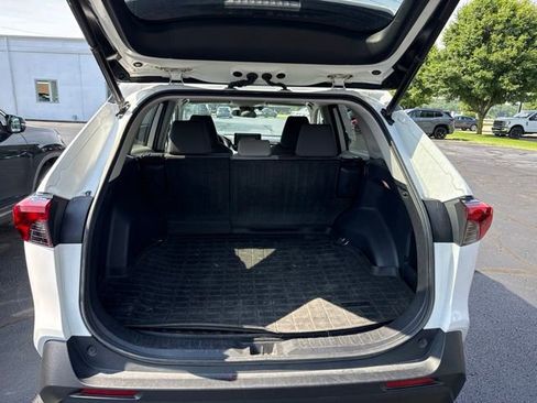Used 2021 Toyota RAV4 XLE w/ Convenience Package AWD/4WD image 11