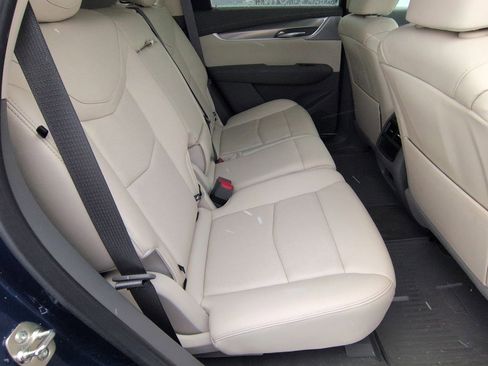 Certified 2024 Cadillac XT5 Premium Luxury image 9