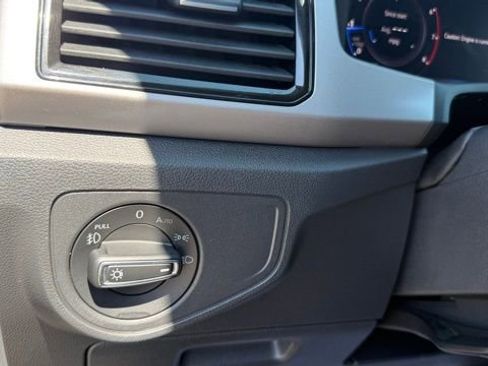 Used 2020 Volkswagen Atlas SEL image 18